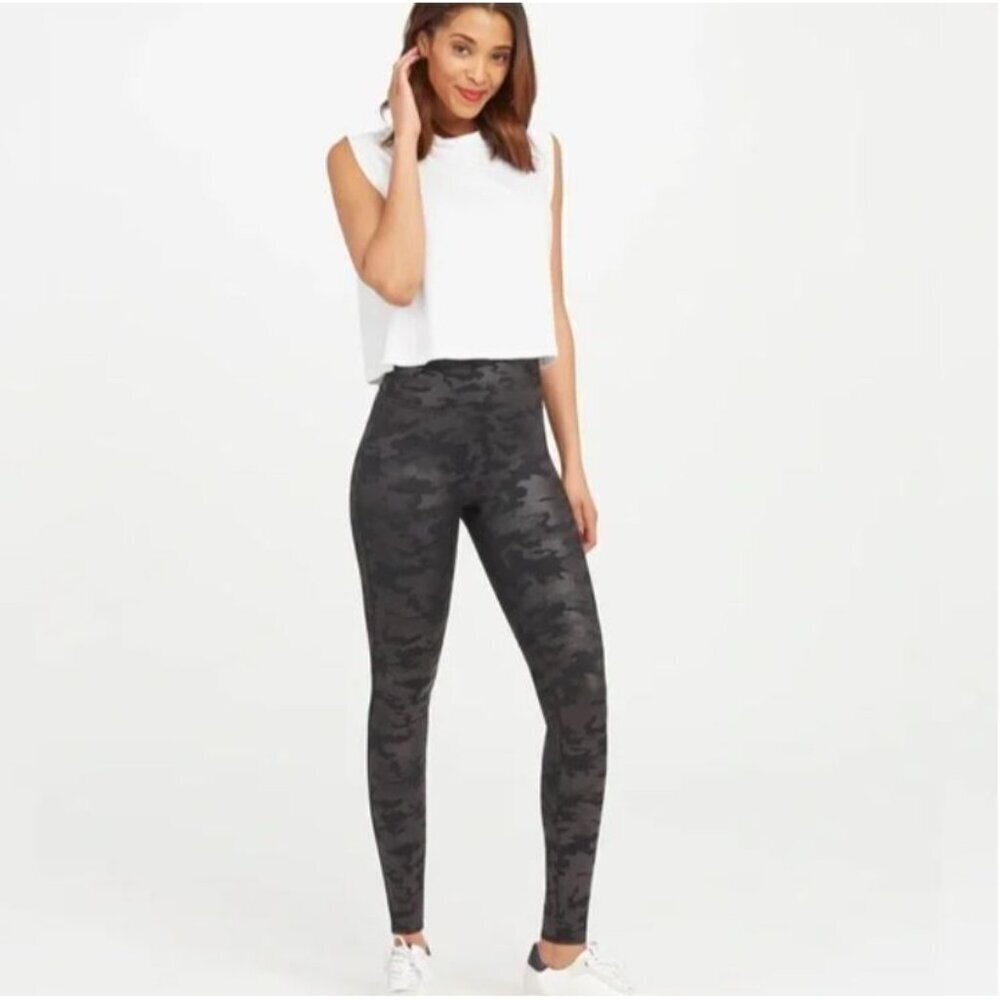 Spanx Black Camo Print Faux Leather Leggings Size M
